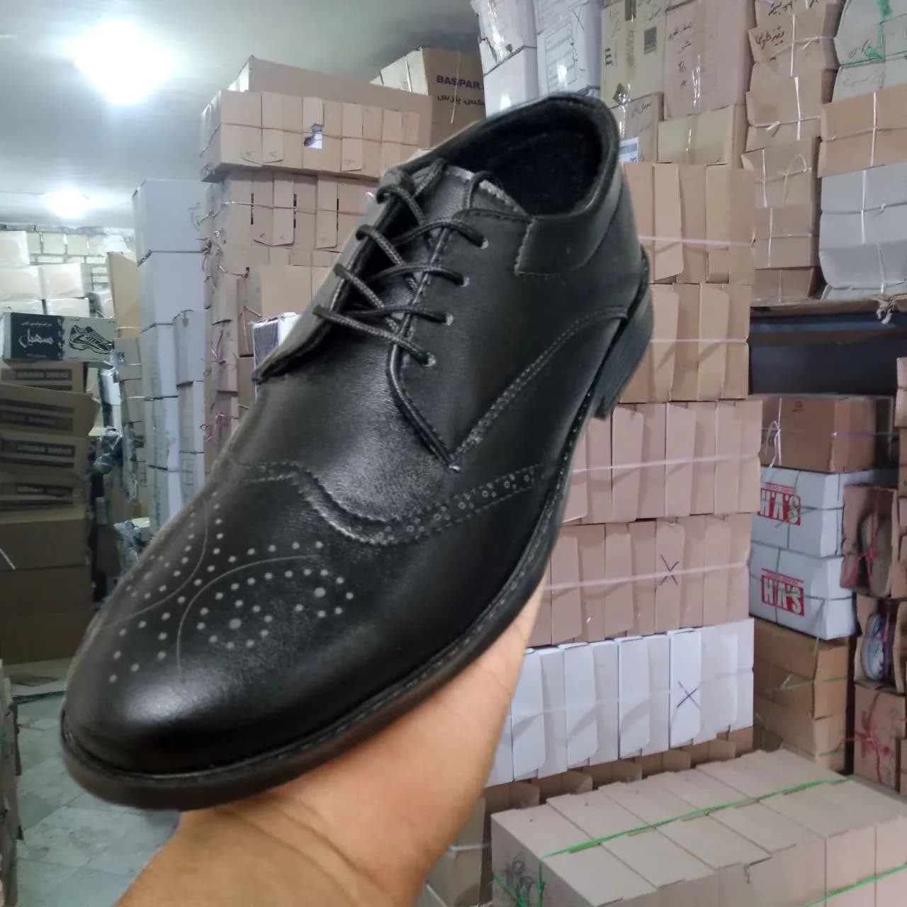 کفش مردانه مجلسی رسمی هشترک چرم طبیعی برند تات در دو رنگ مشکی و عسلی — تصویر ۹