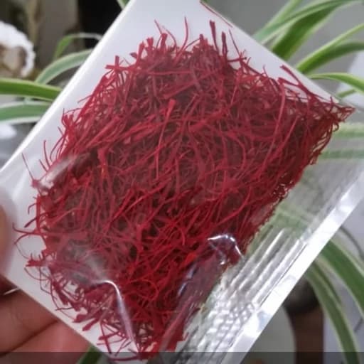 زعفران نگین ممتاز خراسان زعفران اعلای قائنات خراسان (نیم مثقال) با کیفیت اعلا