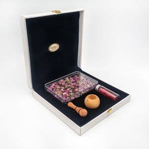 زعفران کادویی عاقله - 3 گرم به همراه گل محمدی - 80 گرم و هاون