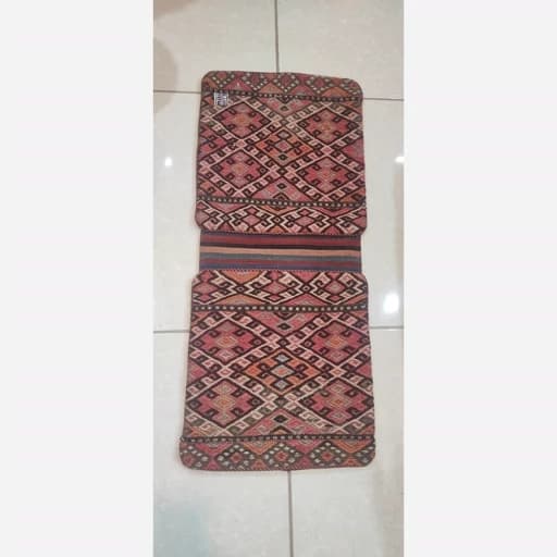 گلیم خورجین دستباف طرح سنتی ابعاد 97 در 41 سانتیمتر