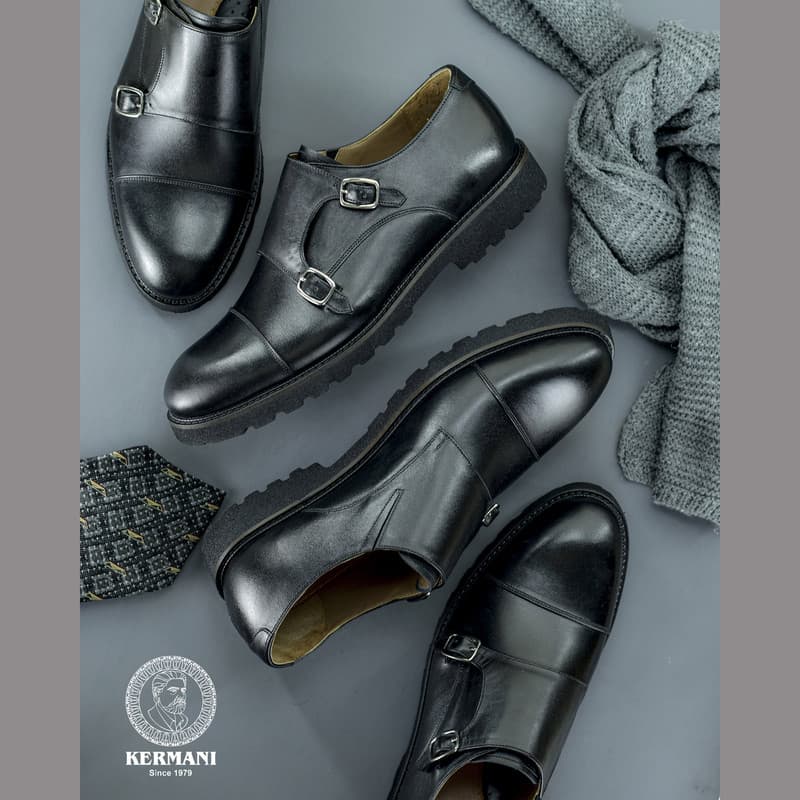 کفش رسمی مردانه کرمانی مدل طبی چرم طبیعی دستدوز سگکی کد 540 — تصویر ۳
