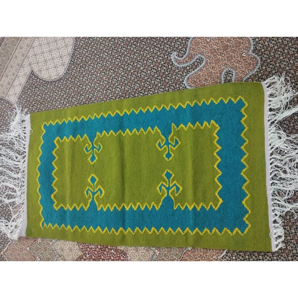 گلیم دومتری دستباف دورو نخ اکرولیک