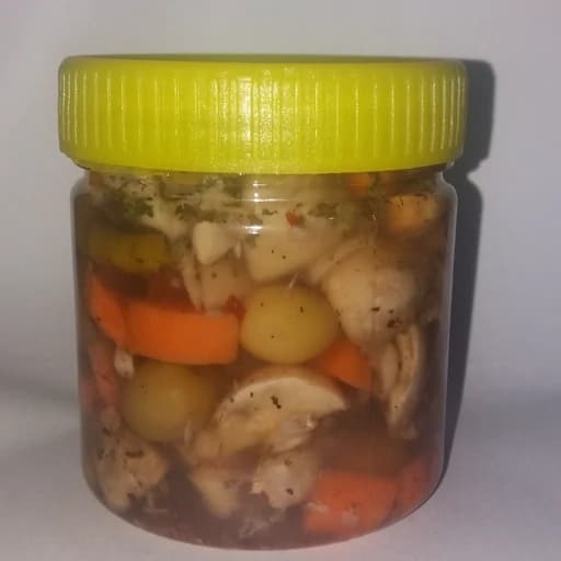 ترشی قارچ و زیتون 250گ