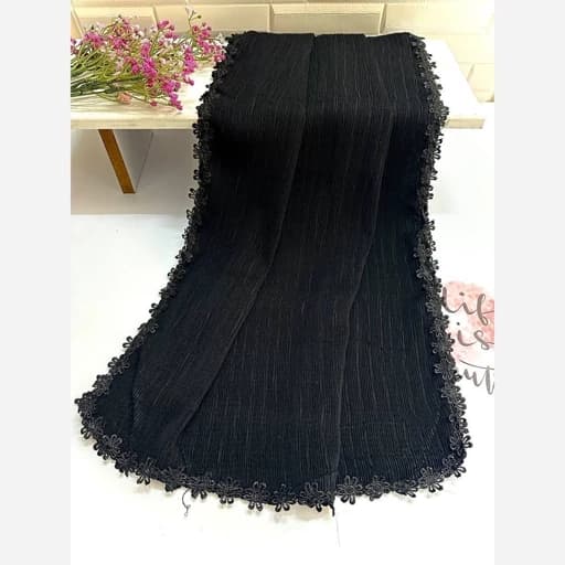 شال و روسری جدید محرمی، شال زنانه جدید 1404 شال شیک زنانه برشکا لبه گلدوزی شده بابونه وارداتی کد scarf001 — تصویر ۲