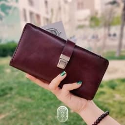 کیف پول چرم طبیعی اسپرت زنانه مردانه دست دوز آلا مدل آذر — تصویر ۳