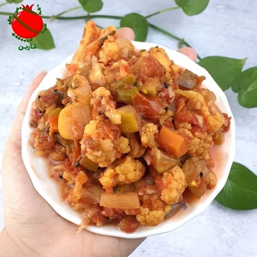 ترشی بندری آب گوجه خانگی با کمی فلفل — تصویر ۲