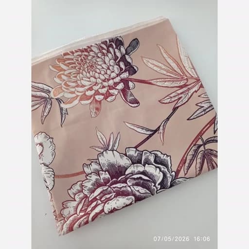 شال و روسری کرم — تصویر ۲