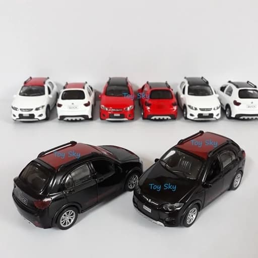 اسباب بازی - ماکت ماشین - کوئیک آر - Quick R - فلزی - عقبکش، موزیکال، چراغدار - دربهای جلو بازشو - رنگ مشکی سقف قرمز