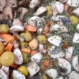 ترشی قارچ و زیتون2800 گرمی — تصویر ۳