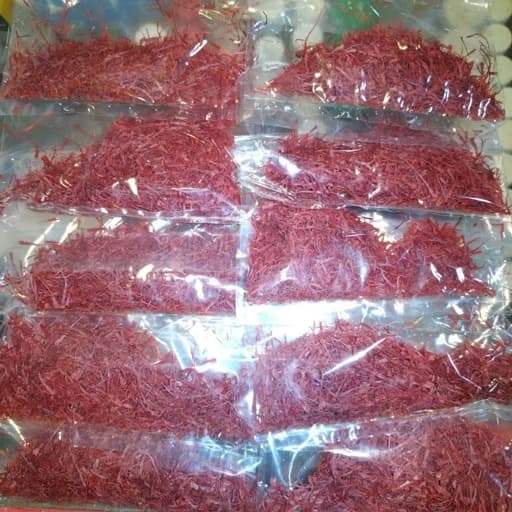 زعفران یک گرمی بیرجند سرگل عطر ورنگ عالی