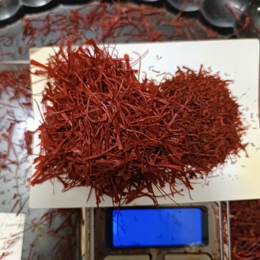 زعفران نرمه نگین قائنات اعلا — تصویر ۲