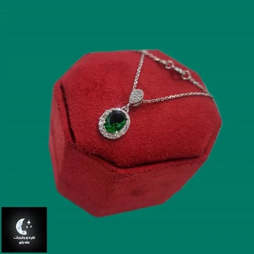 گردنبند نقره زنانه تک نگین زمردی عیار 925با آبکاری طلا سفید بدون ریزش نگین