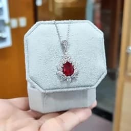 گردنبند نقره بسیار شیک( کبود.قرمز و سبز)به همراه زنجیر دیپلمات با عیار 925 و آبکاری طلاسفید — تصویر ۳