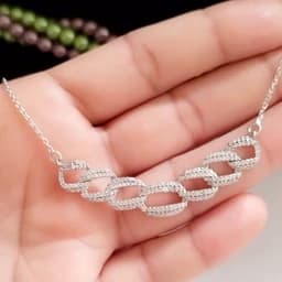 گردنبند نقره زنانه عیار925باروکش طلاسفیددارای رگلاژ برای تنظیم سایز طرح خاص کارتیر — تصویر ۳