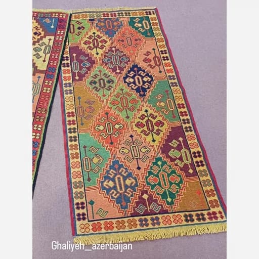 رومیزی ورنی (گلیم سوزنی)پشم دستباف عشایری آذربایجان پس کرایه