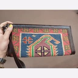 کیف ورنی (گلیم سوزنی) پشم دستباف آذربایجان پس کرایه — تصویر ۵