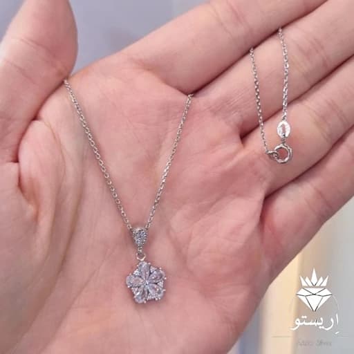 گردنبند نقره گل(با زنجیر) سوپر میکرو بسیار شیک با عیار 925 و آبکاری طلاسفید