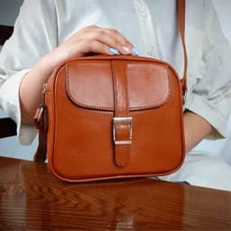 کیف رودوشی زنانه چرم طبیعی کد AR1008 — تصویر ۳