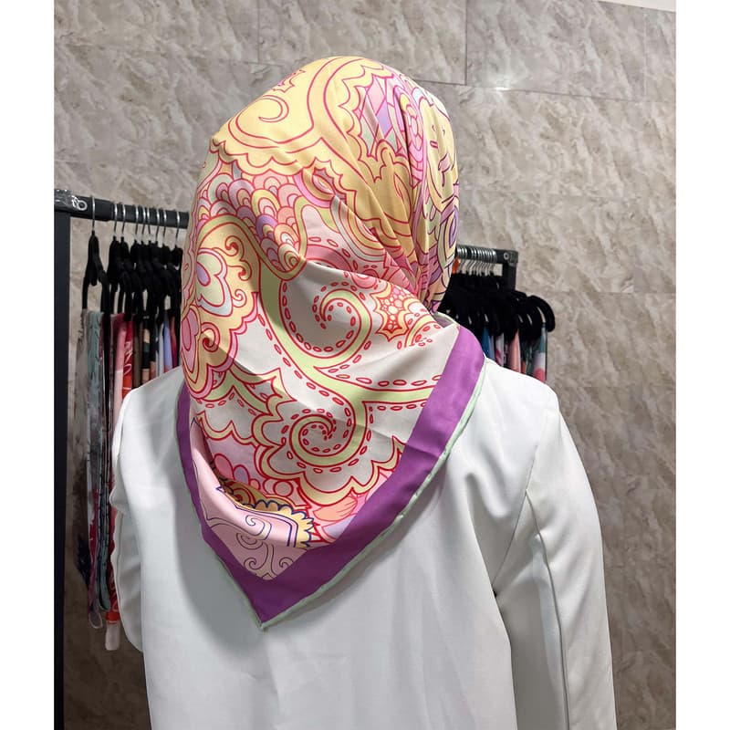 روسری زنانه مدل ابریشم توییل جدید طرح پاستیلی کد 5075 — تصویر ۳