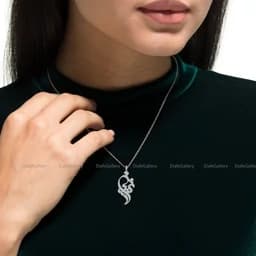 گردنبند نقره اسم ثمین با پلاک نقره عیار 925 با آبکاری طلا و زنجیر استیل رنگ ثابت — تصویر ۳