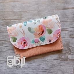 کیف دستمال کاغذی چرمی طرح گل صورتی آبرنگی گلبهی کیف دستمال کاغذی زنانه فانتزی چرم صنعتی — تصویر ۳