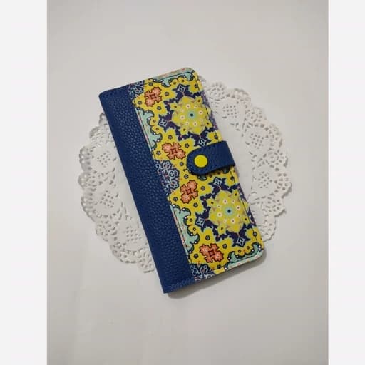 کیف پول زنانه و دخترانه طرح سنتی زرد با چرم مصنوعی فانتزی — تصویر ۲
