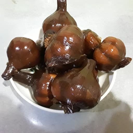 ترشی سیر باسرکه انگور محلی 6ساله چهارگل چهارمحال وبختیاری 1000گرمی