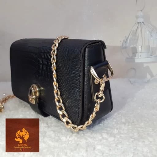 کیف دوشی زنانه چرم طبیعی دستدوزکد 250 — تصویر ۲