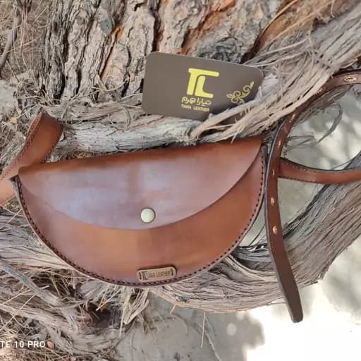 کیف کمری زنانه چرم طبیعی و دست دوز تیاراچرم مشهد — تصویر ۲