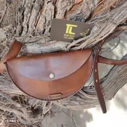 کیف کمری زنانه چرم طبیعی و دست دوز تیاراچرم مشهد — تصویر ۳