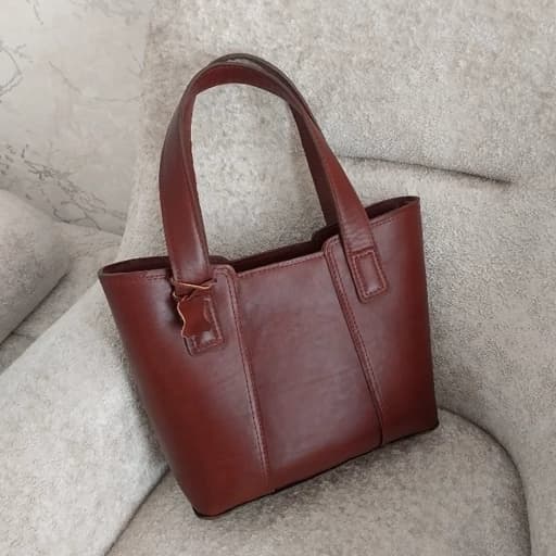 کیف دوشی زنانه چرم. طبیعی گاوی. دوخته شده با نخ ابریشم. قابل سفارش در رنگ دلخواه مشتری — تصویر ۲