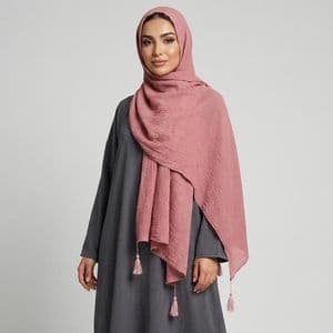 شال زنانه مدل پلیسه نخی بیسکوئیتی مجلسی کد ۰۰۳۵ — تصویر ۲