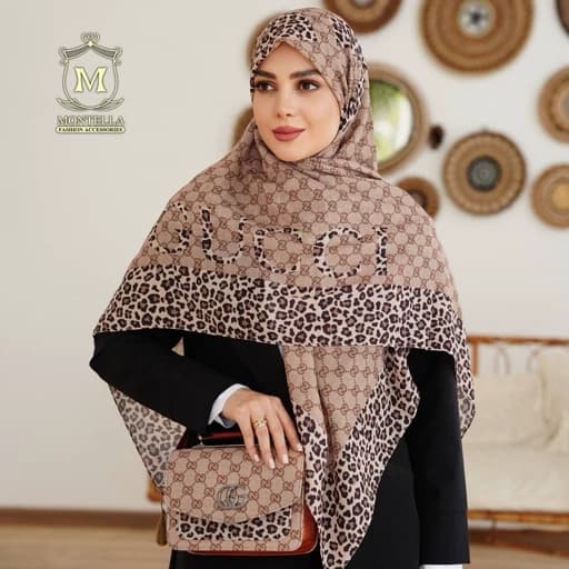 ست کیف و روسری (شال) گوچی گرمی با کیف پاسپورتی و روسری نخی قواره 130 یا شال نخی کرمی — تصویر ۲