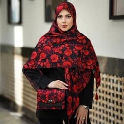 ست کیف و روسری (شال) طرح گل سنتی قرمز برند مونتلا روسری نخی قواره 130 — تصویر ۳