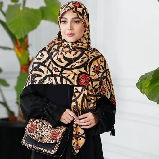 ست کیف و روسری (شال) طرح کاشی سنتی با کیف پاسپورتی و روسری نخی قواره 140 منگوله دار یا شال نخی منگوله دار