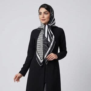 روسری زنانه مدل ابریشم لاکچری مزونی طرح گل کد 5045