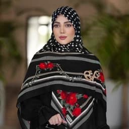 روسری (شال) نخی طرح رز توپی مشکی برند مونتلا، — تصویر ۳