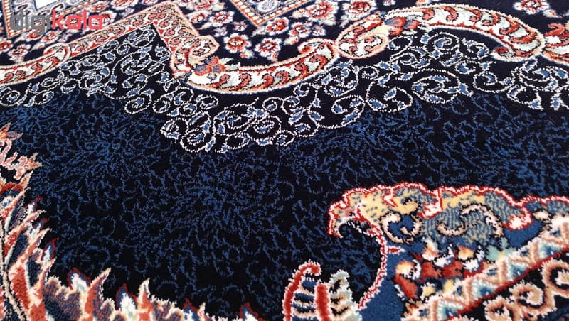فرش ماشینی زمرد مشهد مدل حوض نقره زمینه سورمه ای — تصویر ۴