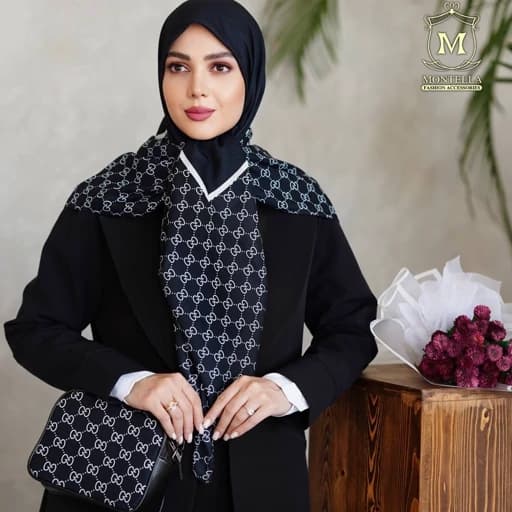 ست کیف و روسری (شال) مشکی طرح گوچی با کیف پاسپورتی مشکی گوچی و روسری نخی قواره 130 یل شال نخی مشکی — تصویر ۲