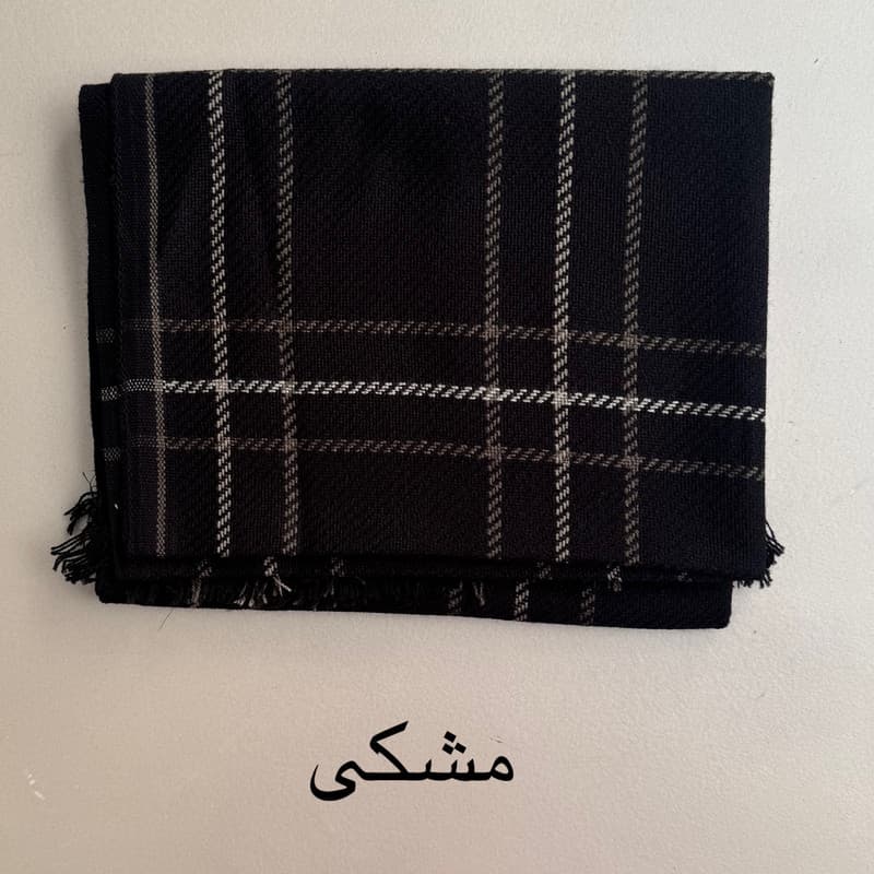شال زنانه مدل کاموایی بافتنی چهارخانه پاییزی ریش ریشی کد 1 — تصویر ۵