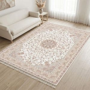 فرش ماشینی 1500 شانه زمینه سفید حاشیه شکلاتی مدل خاطره کویر کاشان ارغوان — تصویر ۲