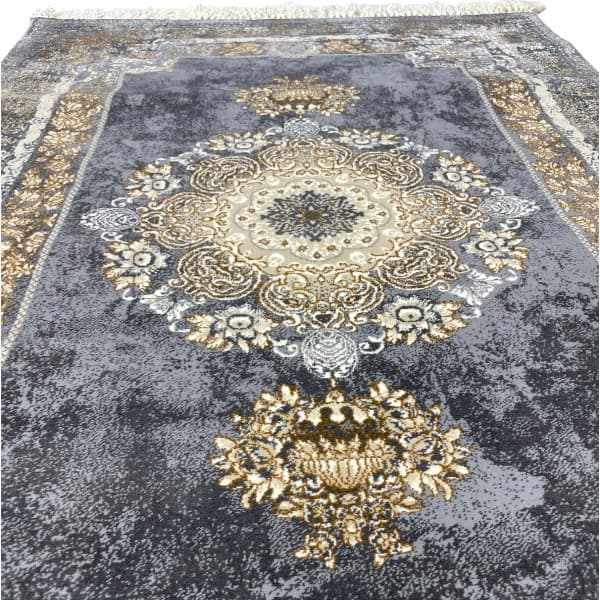 فرش ماشینی 700 شانه فرش هیوا زمینه نقره‌ای حاشیه نقره ای مدل طلاکوب — تصویر ۴