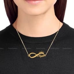 گردنبند نقره اسم نگین مدل بینهایت پلاک نقره عیار 925 با آبکاری طلا و زنجیر استیل رنگ ثابت — تصویر ۳
