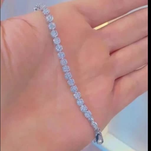 دستبند نقره زنانه طرح فلاور عیار 925استانداردآبکاری طلا سفید بدون ریزش نگین ضد حساسیت — تصویر ۲