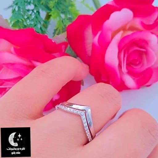 انگشتر نقره زنانه طرح جناقی عیار 925و آبکاری طلا سفید بدون ریزش نگین — تصویر ۲