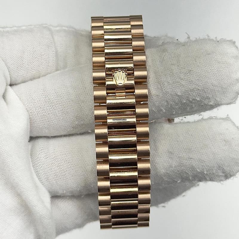 ساعت مچی عقربه‌ای اتوماتیک مردانه مدل R. 72065 — تصویر ۲