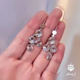 گوشواره نقره آویز تراش لیزر عیار 925 و آبکاری طلاسفید مشابه طلا همراه با فاکتور — تصویر ۳