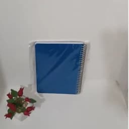 دفترچه یادداشت جلد طلقی بغل سیمی سایز 1.8 تک رنگ — تصویر ۳