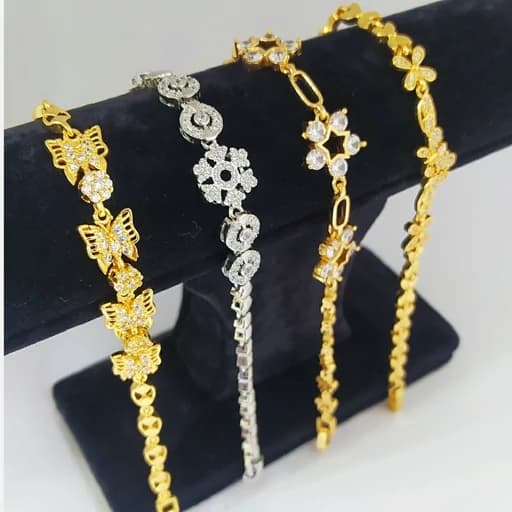 دستبند نقره ای طرح طلا سفید