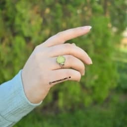 انگشتر زنانه نقره عقیق سبز با نقش حرز امام جواد (حرز صغیر) — تصویر ۳